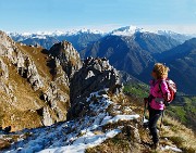 26 Sul sentiero 'Canalino dei Sassi', vista in Menna